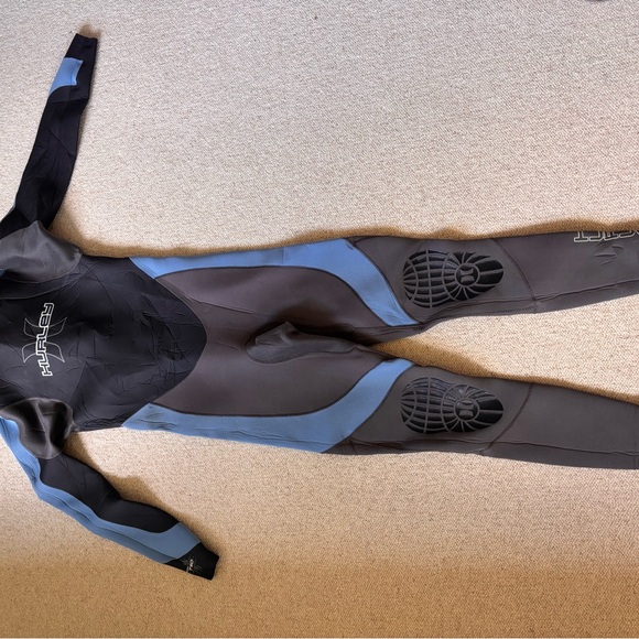 Hurley Black and Blue Performance Wetsuit - Picture 1 of 3